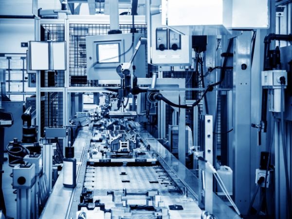 Manufacturing challenges and digitalisation as a solution